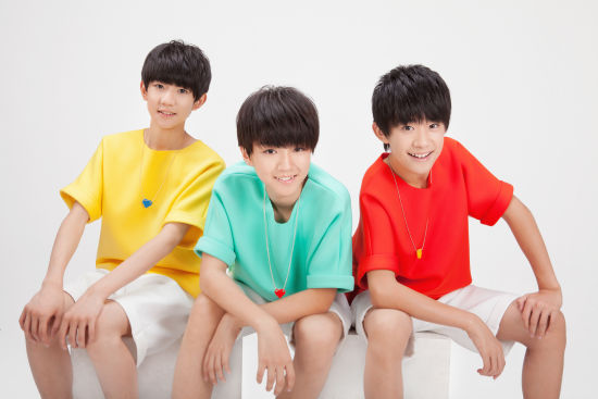 TFboys最新照片，青春活力的瞬间闪耀登场